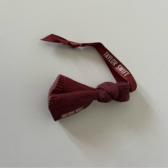NWT Taylor Swift "All Too Well" Scarf Ornament - Picture 12 of 14